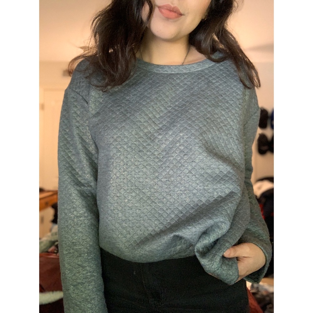 Liz Claiborne shiny quilted sweatshirt